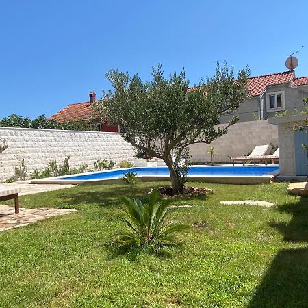 Villa Mediterra Garden & Pool 볼 외부 사진