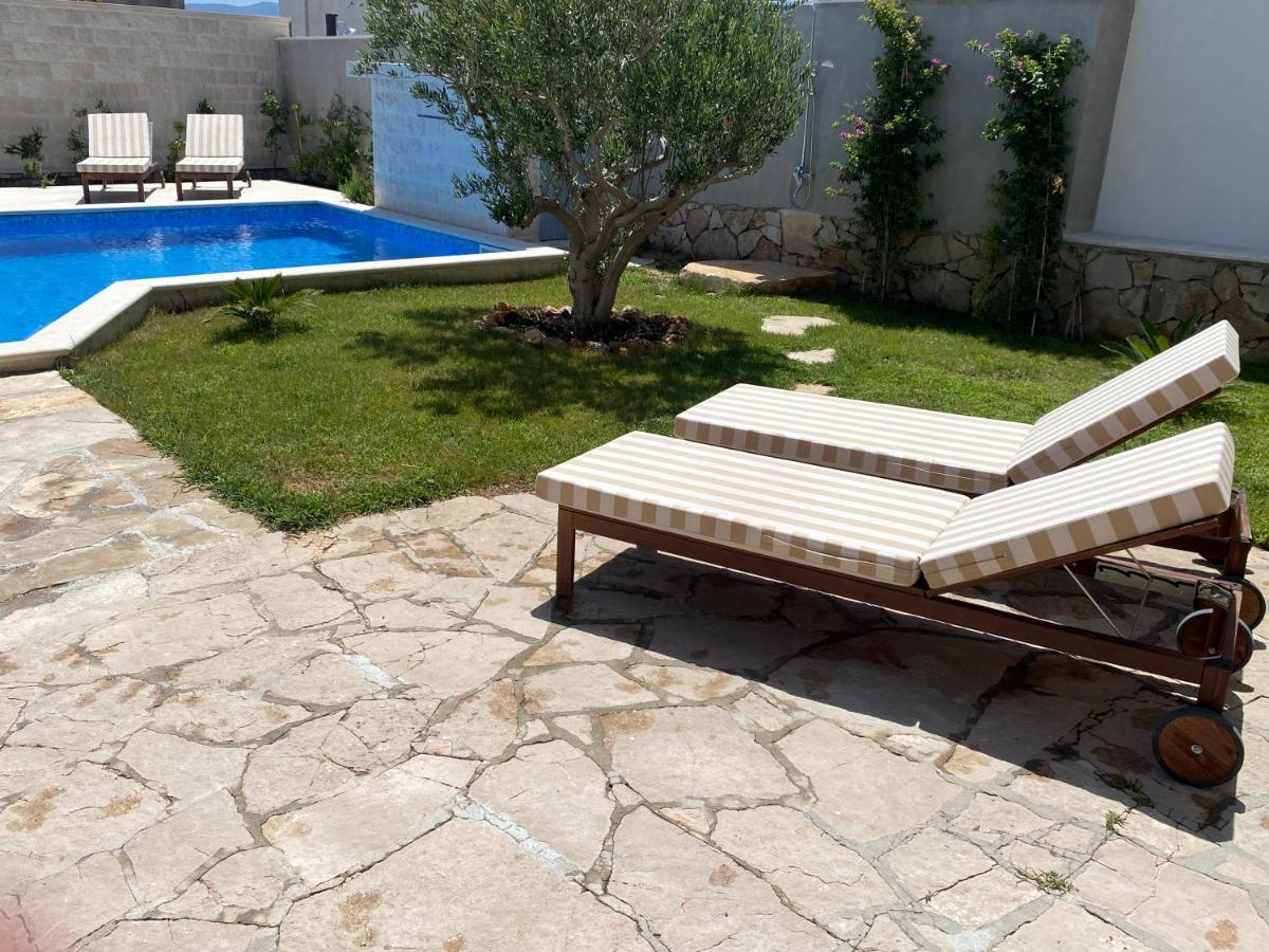 Villa Mediterra Garden & Pool 볼 외부 사진