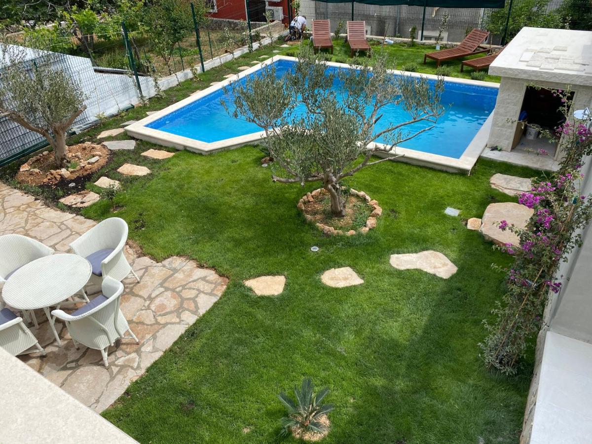 Villa Mediterra Garden & Pool 볼 외부 사진